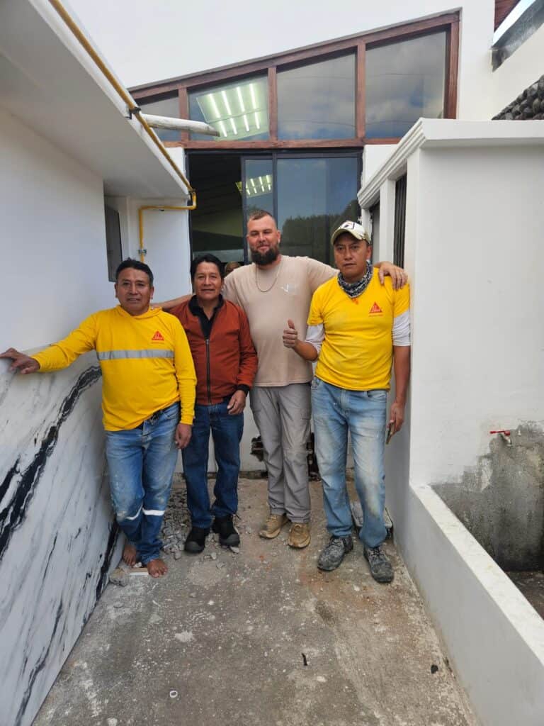 go2sgo-ecuador-water-project-installation-team